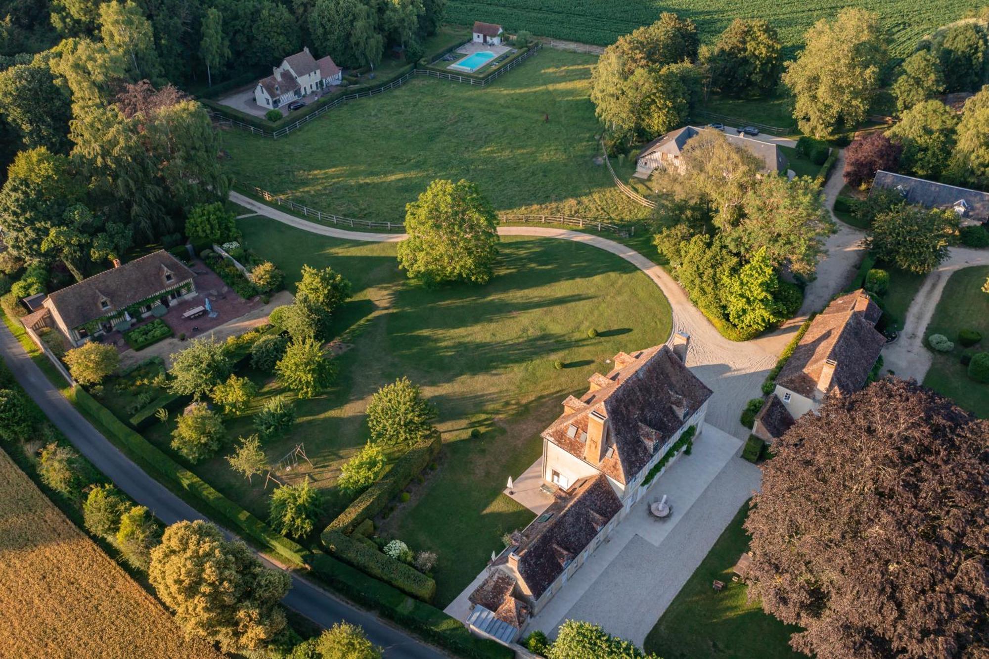 Charmante Chaumiere Romantique Bieville-en-Auge Exteriör bild